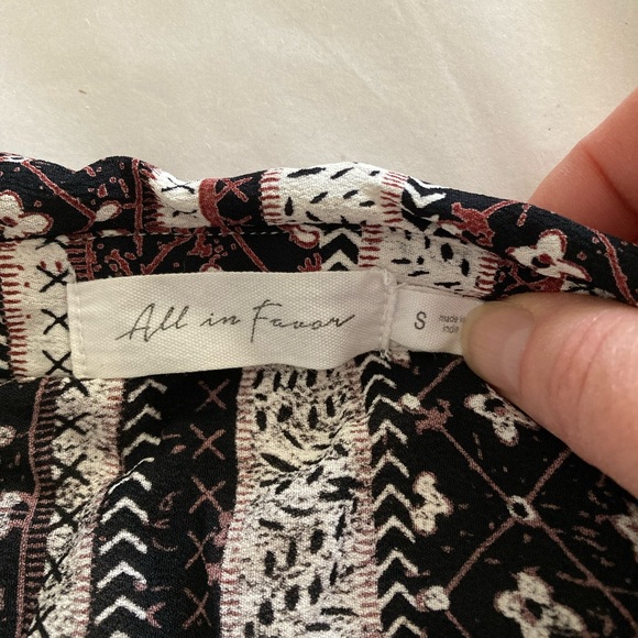 All in Favor Blouse Women Small Black Brown Paisley All Over Print Tie Front - Picture 2 of 6